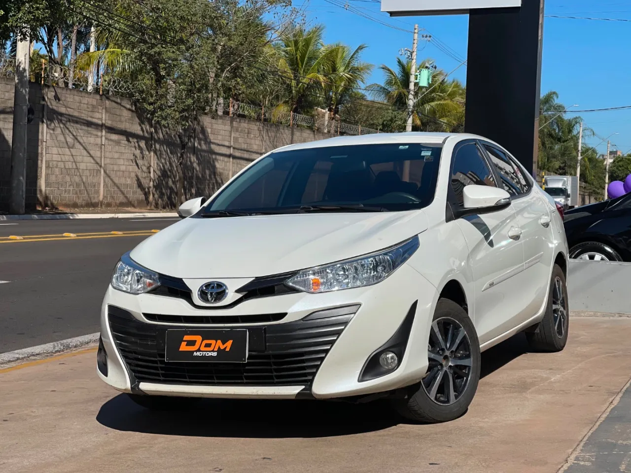 TOYOTA Yaris Sedan