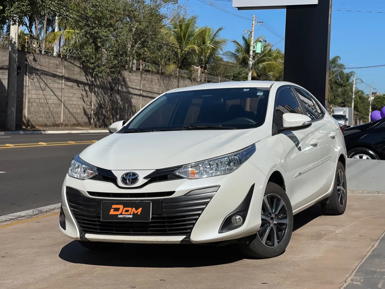TOYOTA Yaris Sedan