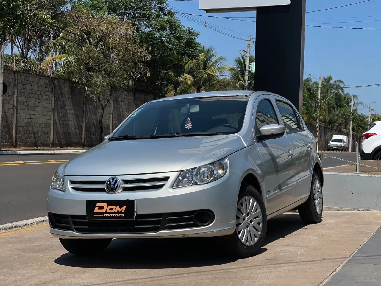 VOLKSWAGEN Gol
